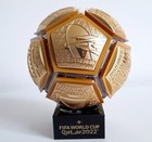 Mistrovství světa ve fotbale Katar 2022 Puzzle Pin 3D Ball - Iconic Qatar Mosaic sada 12 kolíčků (oficiální licencovaný produkt)
