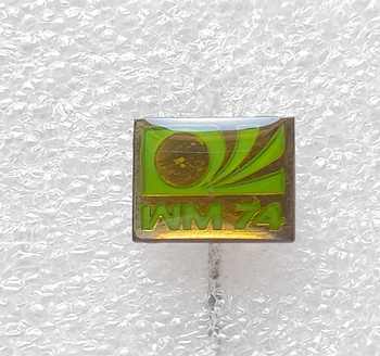 Odznak s logem Mistrovství světa ve fotbale Německo 74 (oficiální produkt, podpis)