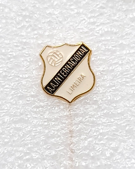 Malý odznak s erbem AA Internacional Limeria (Brazílie, lak)