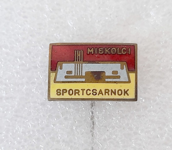 Odznak sportovní haly Miskolci Sportcsarnok (Maďarsko, smalt)